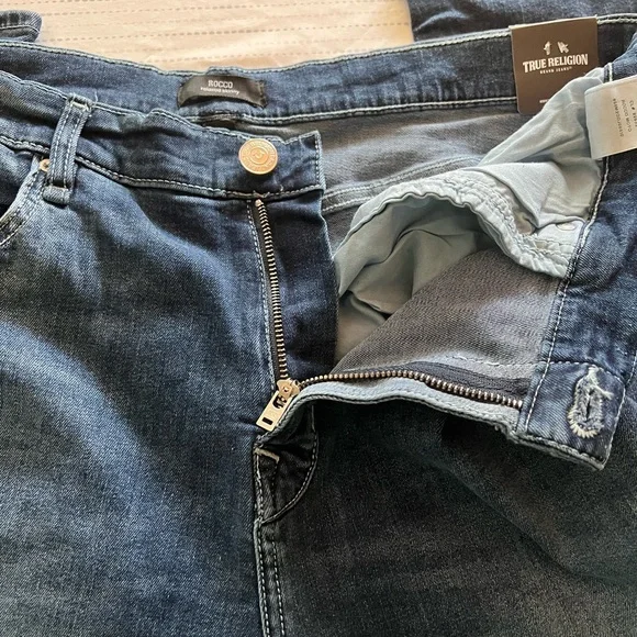 True Religion 36 Rocco Relaxed Skinny Jeans - Picture 9 of 16